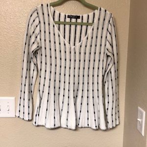 MAK sweater size medium